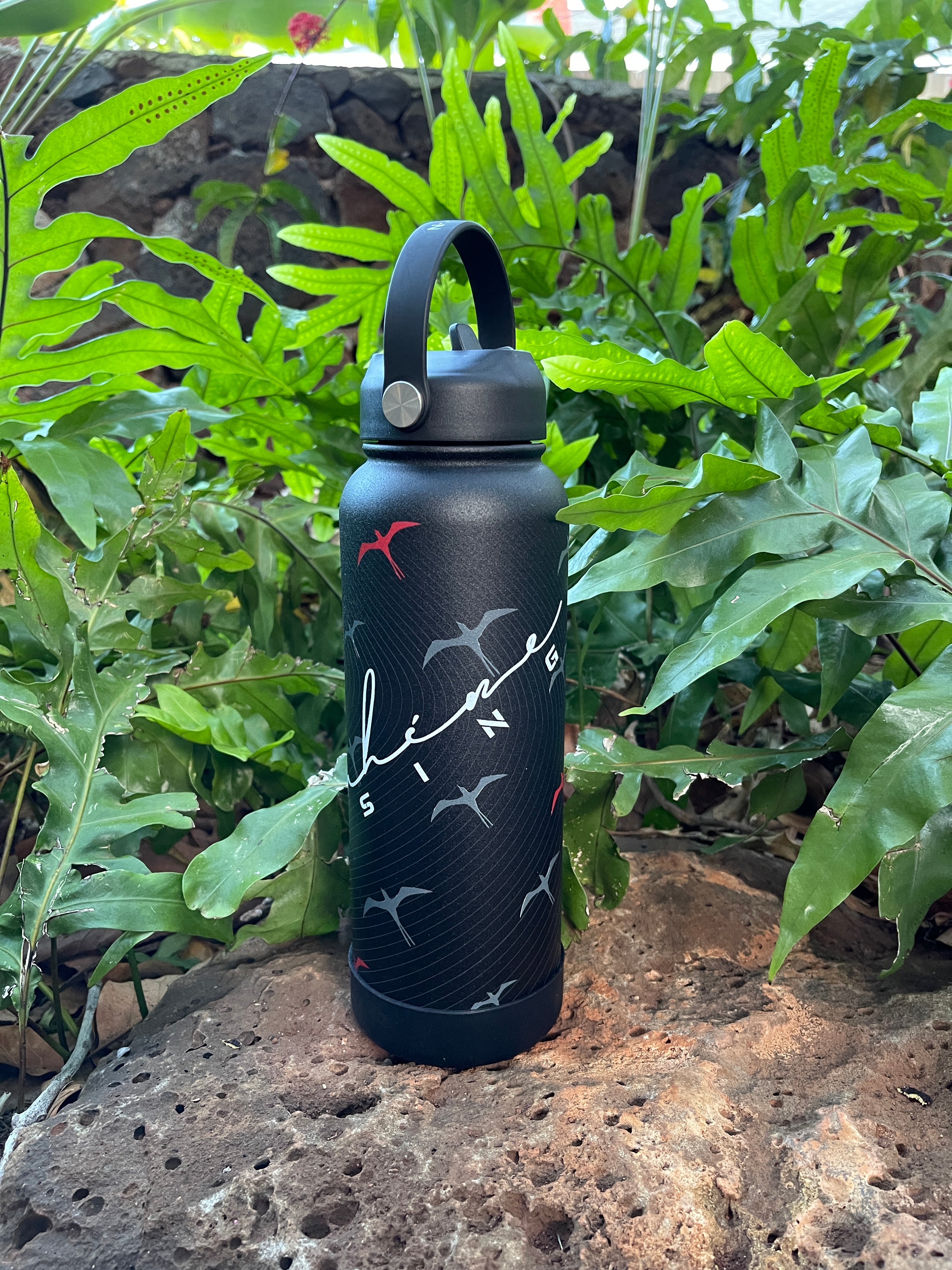 Wahine Rising Printed Iwa Flask Black